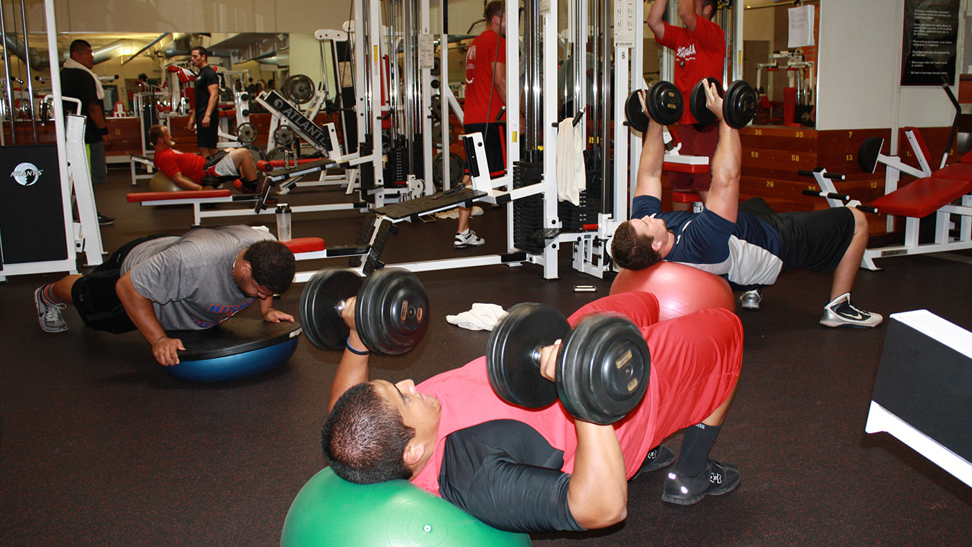 Students working out at the Life Fitness Center